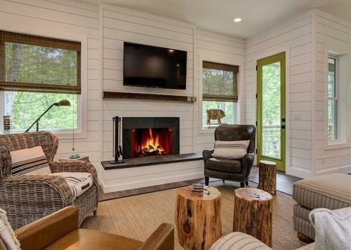 2 Exceptional Vacation Homes In Pisgah Forest Home