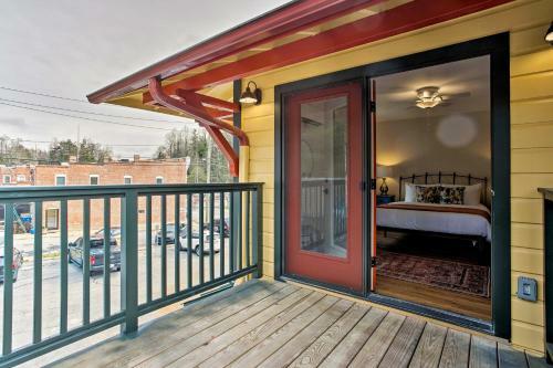 Ideally Located Saluda Apartment On Main St!