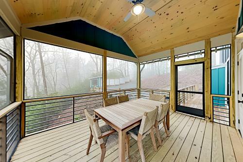 Exceptional Vacation Home In Pisgah Forest Home