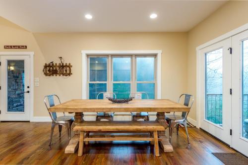 Exceptional Vacation Home In Pisgah Forest Home