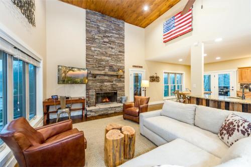 Exceptional Vacation Home In Pisgah Forest Home