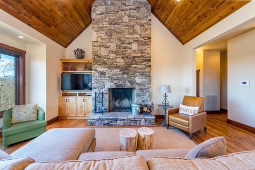 Exceptional Vacation Home In Pisgah Forest Home