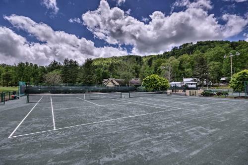 Private Sapphire Valley Resort Cabin With Mtn Views!