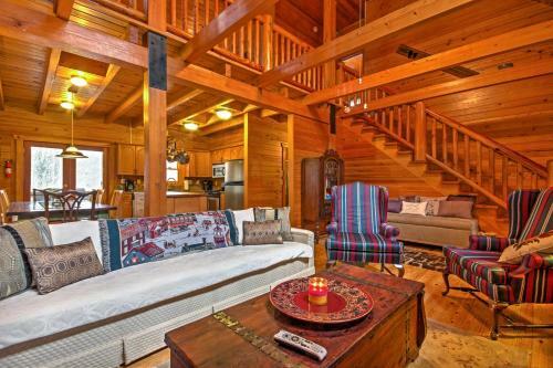 Pristine Sapphire Resort Cabin With Deck And Game Room