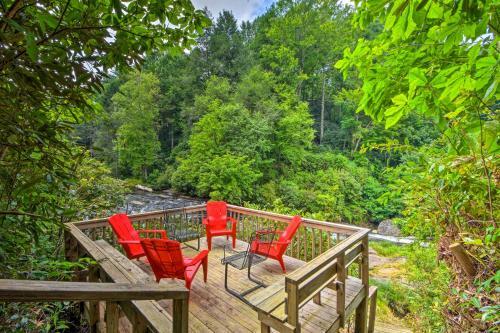 Quiet Riverfront Escape With Deck And Fly Fishing