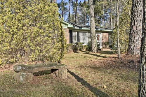 Peaceful Family-friendly Hideaway With Yard!