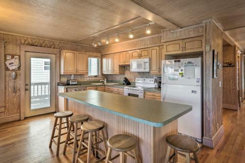 Sunset Beach Home With 4-level Deck About 1 Mi To Pier!