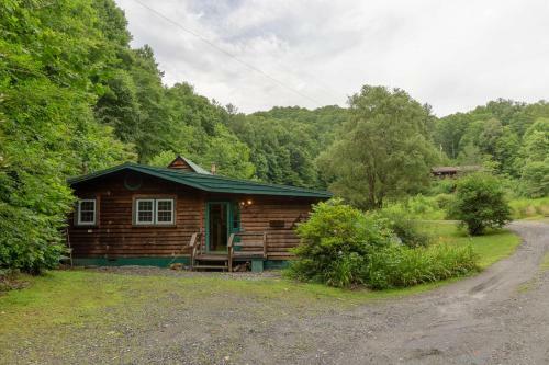 1 Bed 1 Bath Vacation Home In Sylva