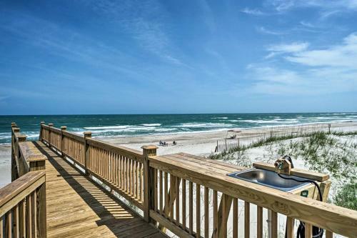 Beachfront Oasis 2 Huge Decks, Bbq And Views!