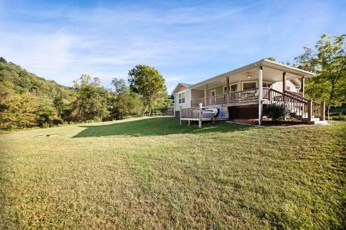2 Bed 2 Bath Vacation Home In Whittier III