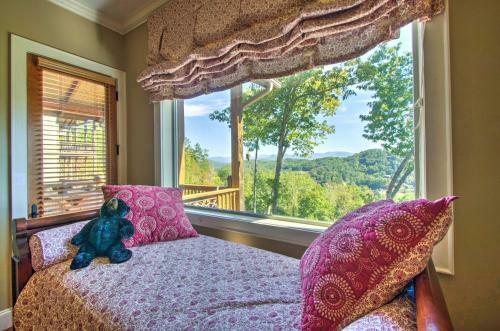 Apartamento Bryson City Condo With Deck For Viewing Fall Colors!