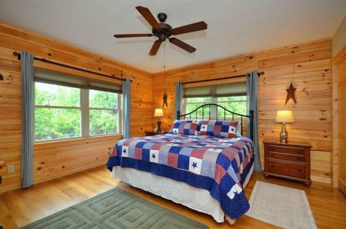 Beautiful Mountain Cabin With Cottage! Home