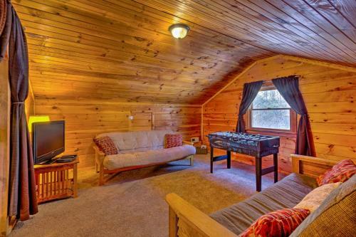 Secluded Mountain-view Cabin With Great Porch!