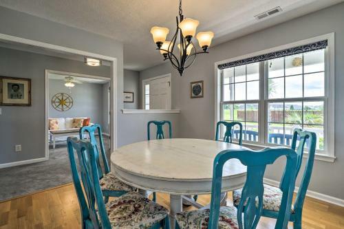 Modern Corporate Retreat By Downtown And Beach!