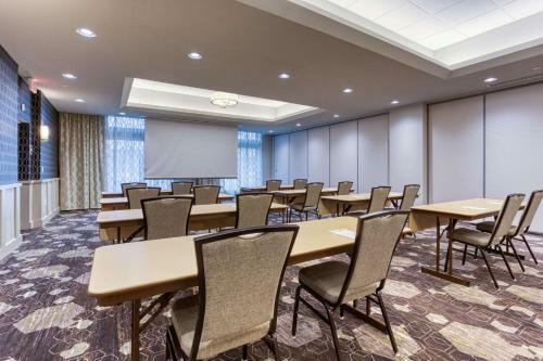 Hotel Drury Inn & Suites Cleveland Beachwood
