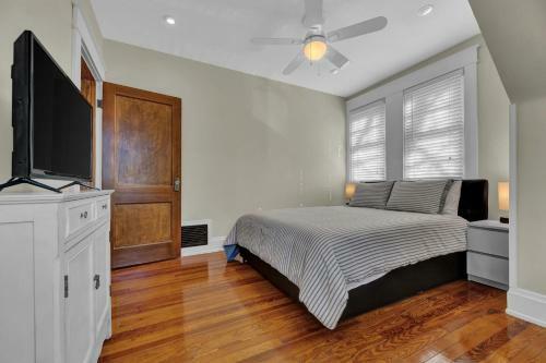 Oakley Square 3br Charmer - Total Walkability Home