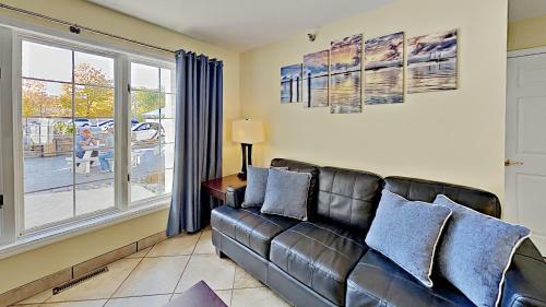 Put-in-bay Poolview Condo #2