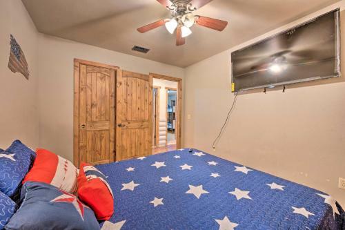 Cozy Broken Bow Cabin With Jacuzzi, Fire Pit And Porch!