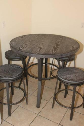 1 Bedroom Apartment Within Sight Of Fort. Sill