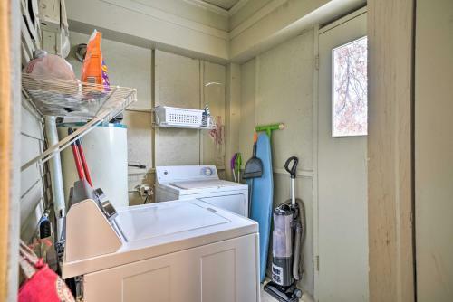 Pet-friendly Okc Home, 3 Miles To Downtown!