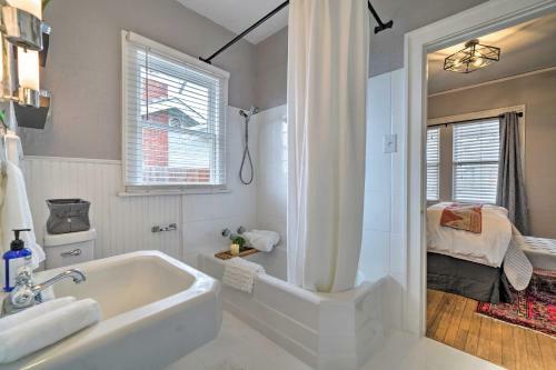 Pet-friendly Okc Home, 3 Miles To Downtown!