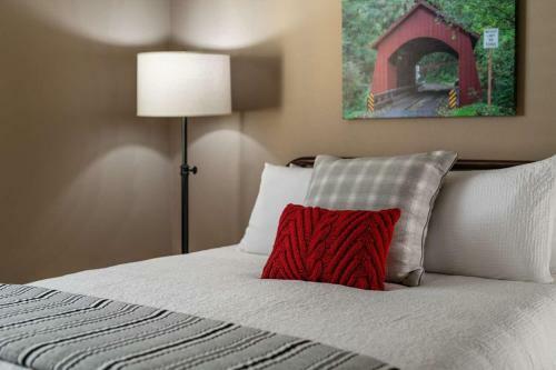 Beaverton Creek Cottage