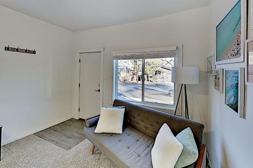 Walkable Galveston Corridor Gem With Home Office Home