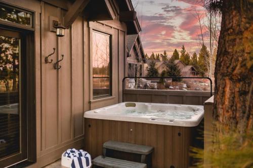 Dancing Rock By Avantstay - Mountain Home W/ Fire Pit & Spa!