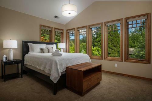 The Brookside Inn Manor
