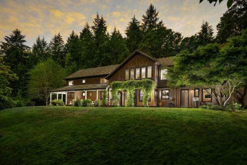 The Brookside Inn Manor