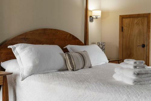 The Brookside Inn Manor
