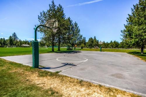 Architect's Masterpiece Black Butte