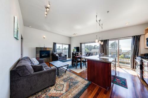 Sunset At The Beach - 2 Bed 2 Bath Apartment In Depoe Bay