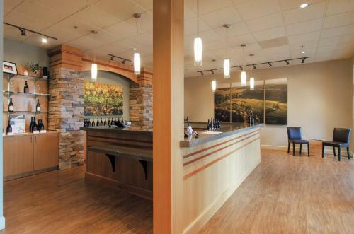 The Dundee - A Trace Hotel