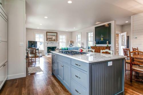 Modern Gearhart Getaway, Walk To Beach And Downtown!