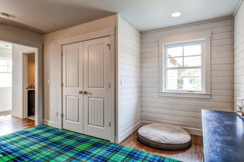 Modern Gearhart Getaway, Walk To Beach And Downtown!