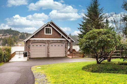 Vista Point Lake House