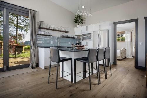 Dundee Hills Villa