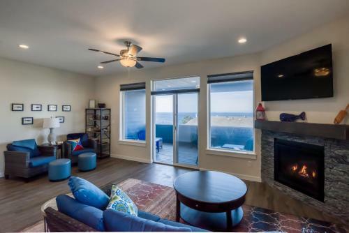 Oceanview Townhome - Pet Friendly - Sleeps 6 - King