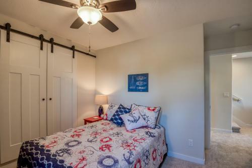 Oceanview Townhome - Pet Friendly - Sleeps 6 - King