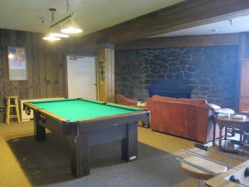 Skiers Paradise! Close To Slopes + Heated Pool!