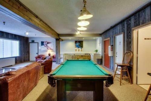 Skiers Paradise! Close To Slopes + Heated Pool!