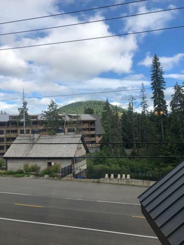Skiers Paradise! Close To Slopes + Heated Pool!