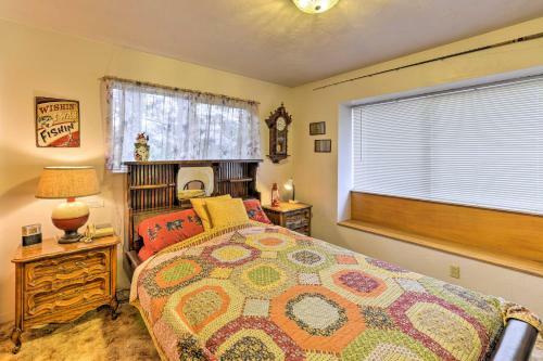 Cozy Grants Pass Home - Walk To Rogue River!