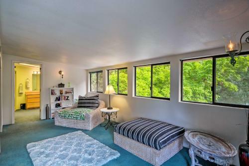 River House - Riverfront Home With Pool And Yard!