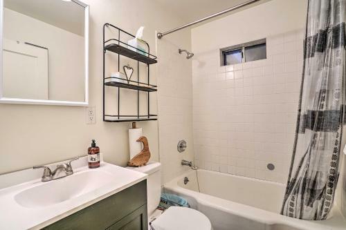 Quigleys River Pass Cottage With Private Deck!