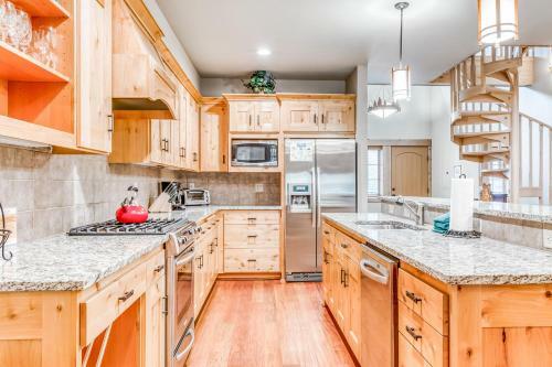 Grand Lodges North Penthouse #32