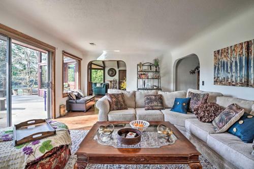 Serene Riverfront Escape With Hot Tub And Views!