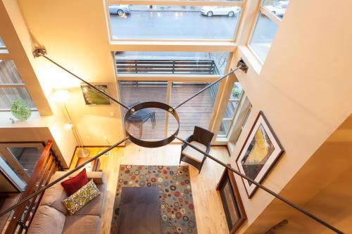 Alexander's 4 Seasons Townhouse