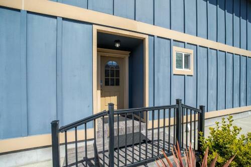 Sea Bunkhouse